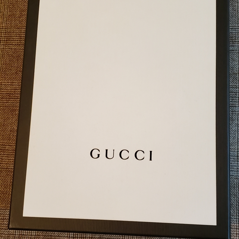 Gucci Box,